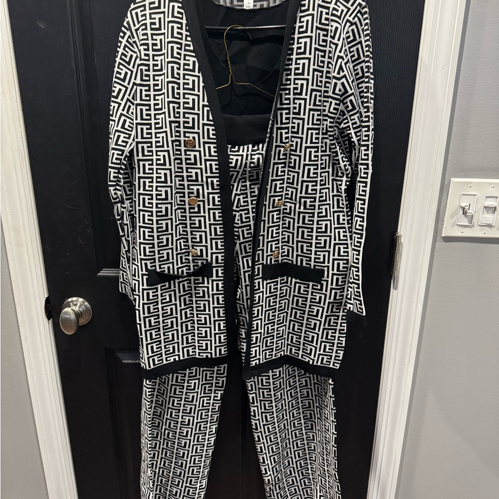Black and White Geometric Patterned Cardigan and Pants Set